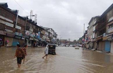 floods kashmir 220141024184013_l